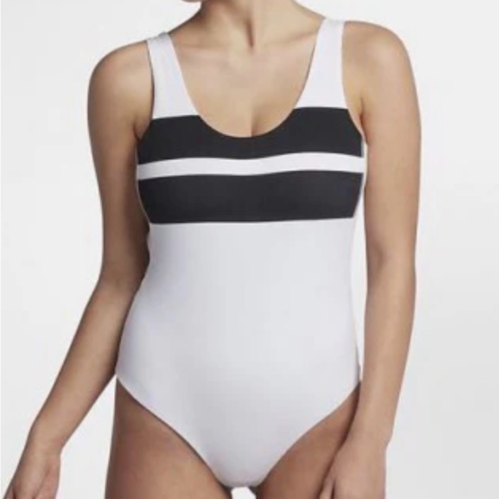 Hurley Women's Standard Quick Dry Block Party Hybrid Swimsuit Bodysuit